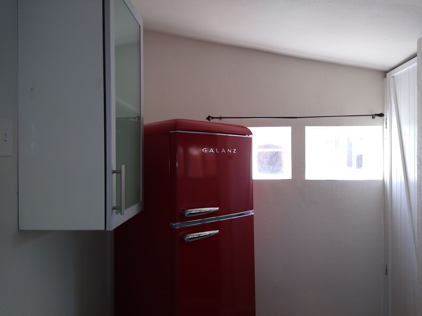 1/2 off first months rent Totally Renovated Studio! AVAILABLE NOW!! – photo 5