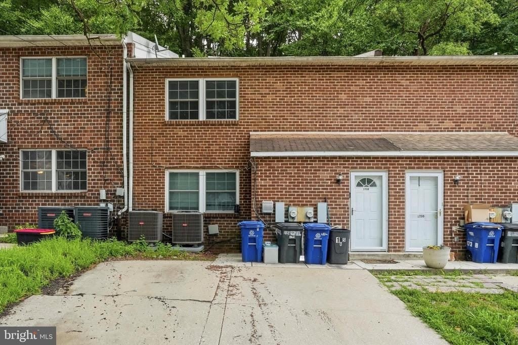175 PARKER AVENUE – photo 2