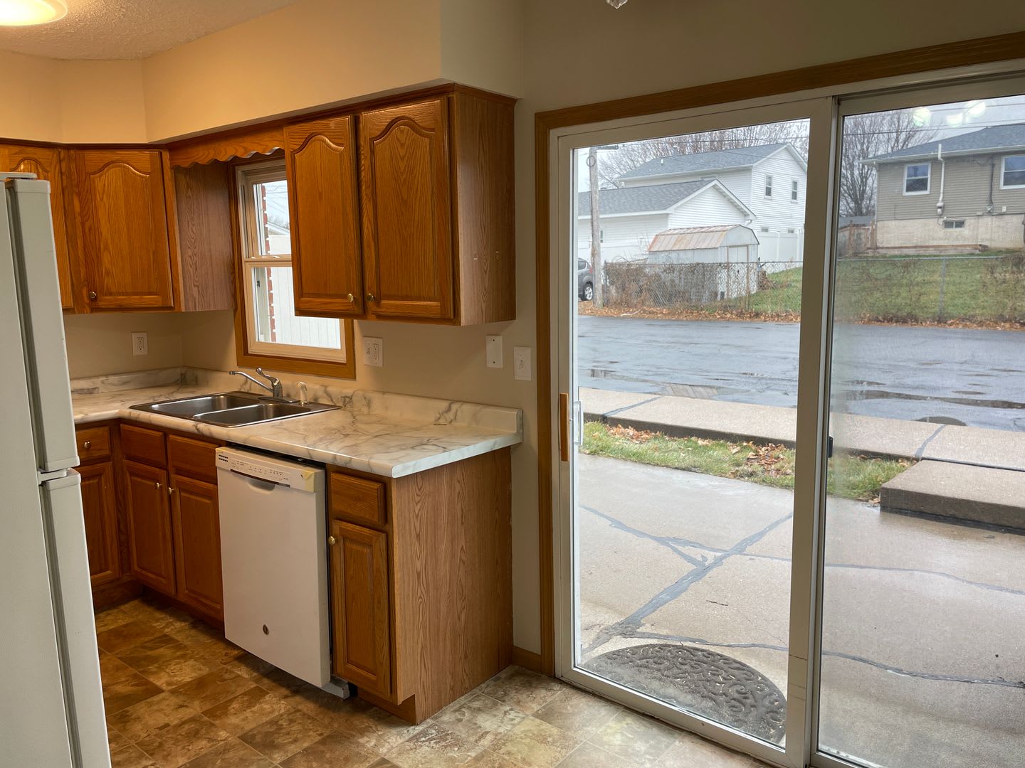 2 Bedroom, 1 Bath Townhouse in LeClaire, IA – photo 3