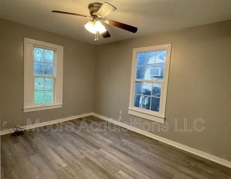 931 W Texas St – photo 5