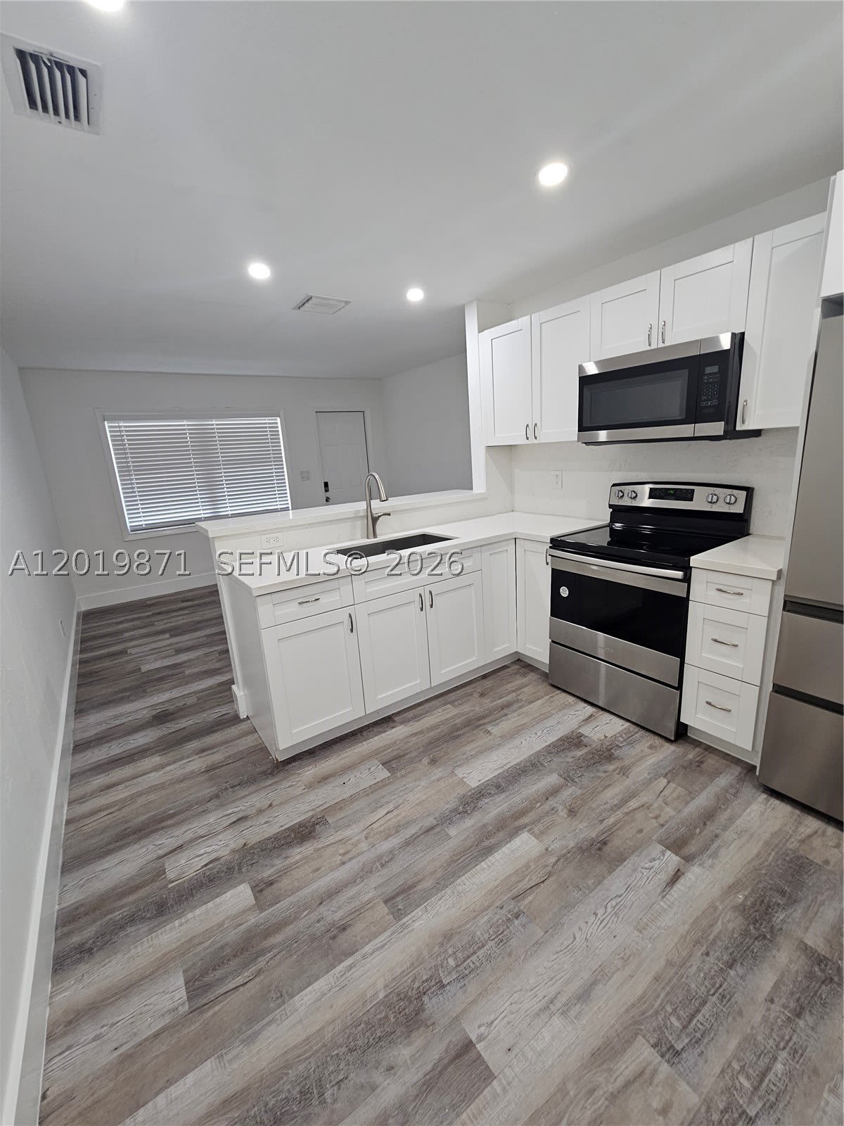 2034 Taylor St – photo 2