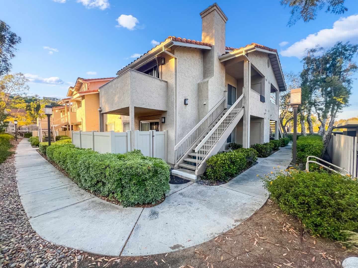 Rancho San Diego Beautiful Mirasol Complex 2 Bed 2 Bath Upstairs Condo W A C Laundry Parking Summer Special 750 Off Your First Month – photo 1