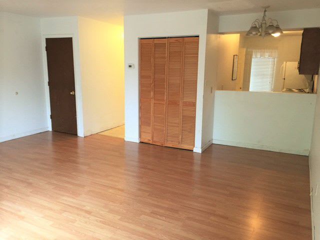 100 Hudson Avenue 3 – photo 1