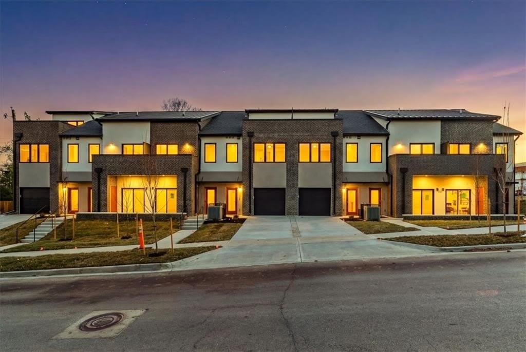 1213 E 29th Street – photo 1
