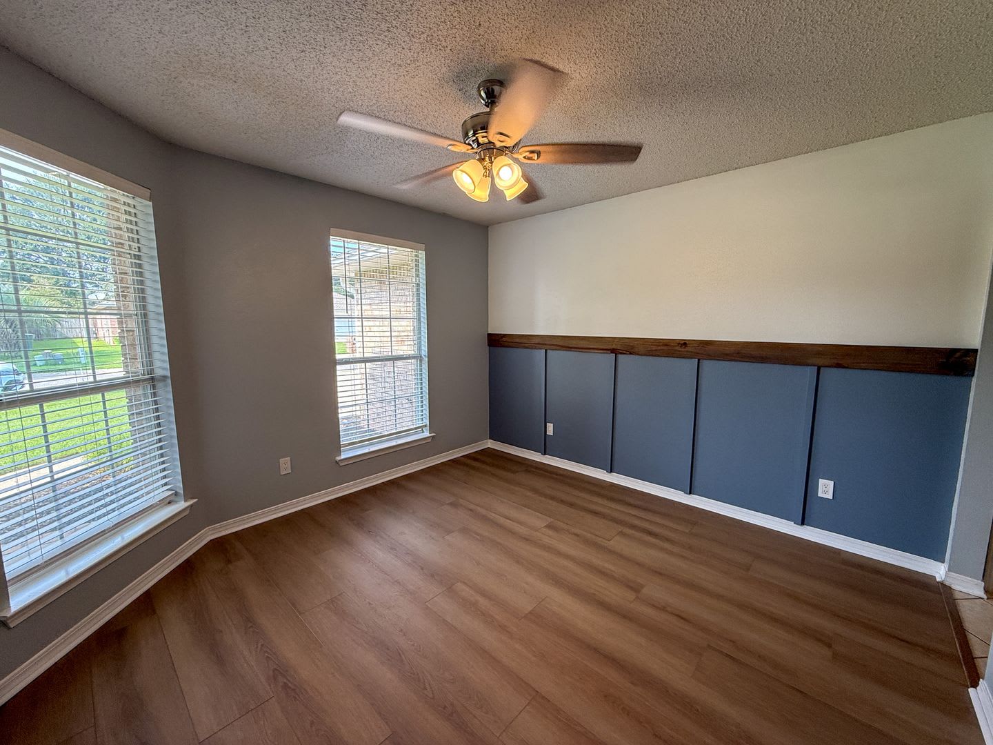 4 Bedroom 3 Bath House in Cantonment with a Pool & Solar Panels! – photo 4