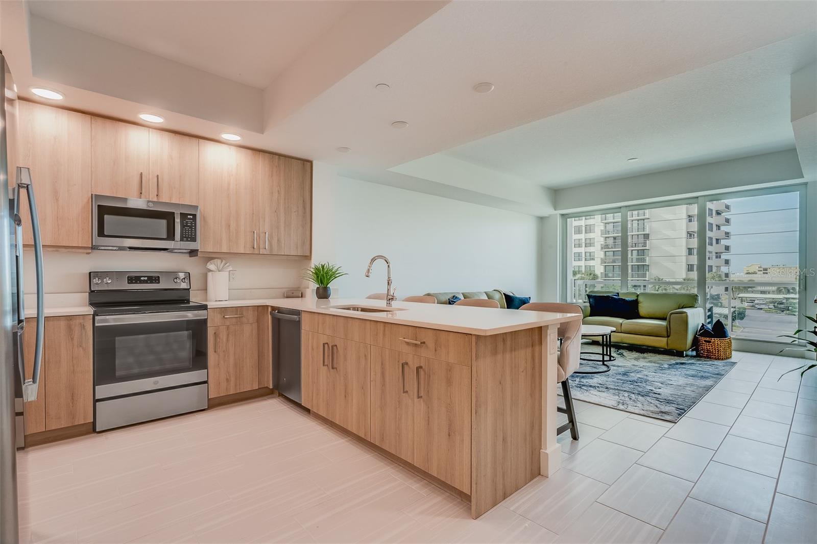 415 Island Way Apt 311 – photo 4