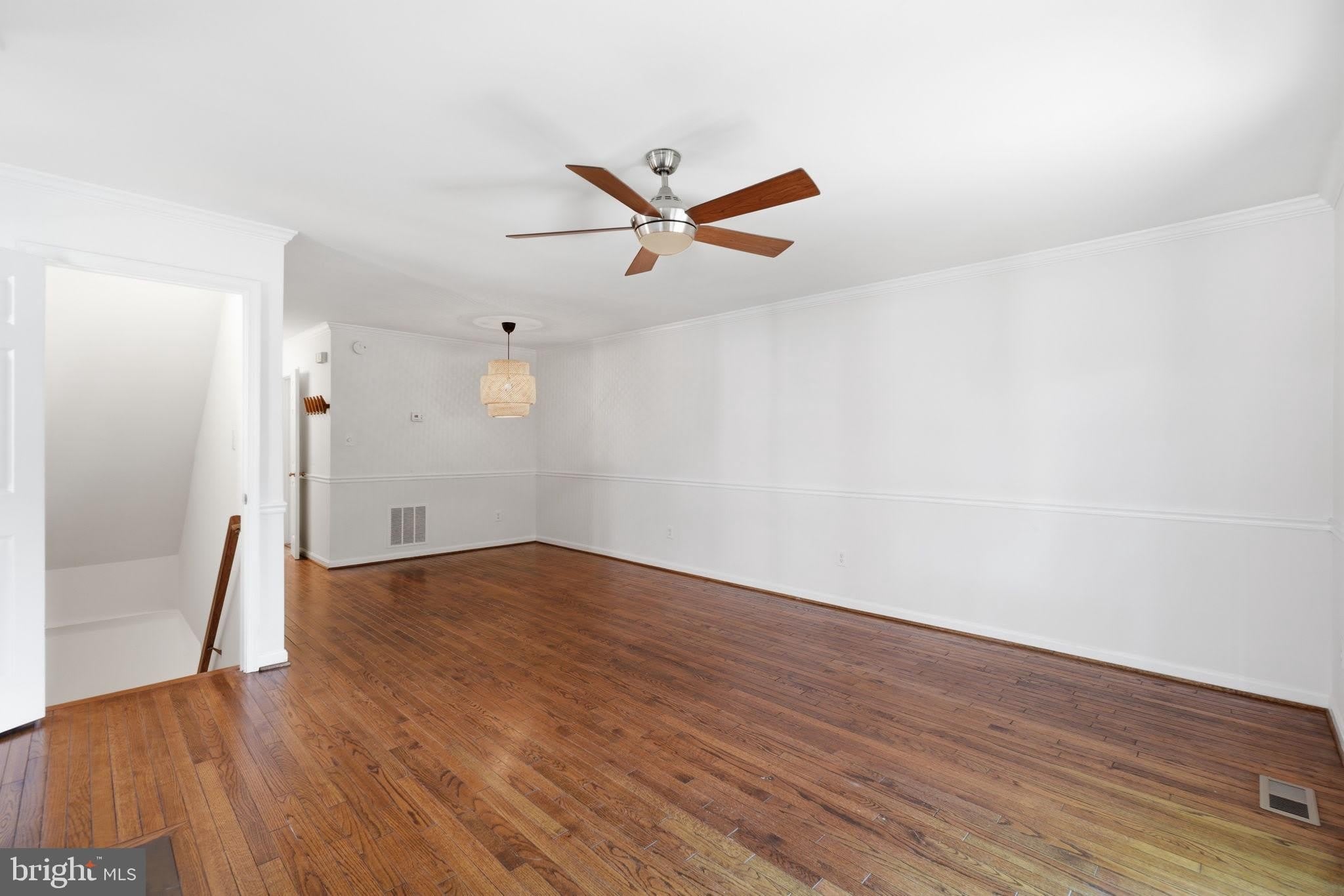 541 COLECROFT Court – photo 4