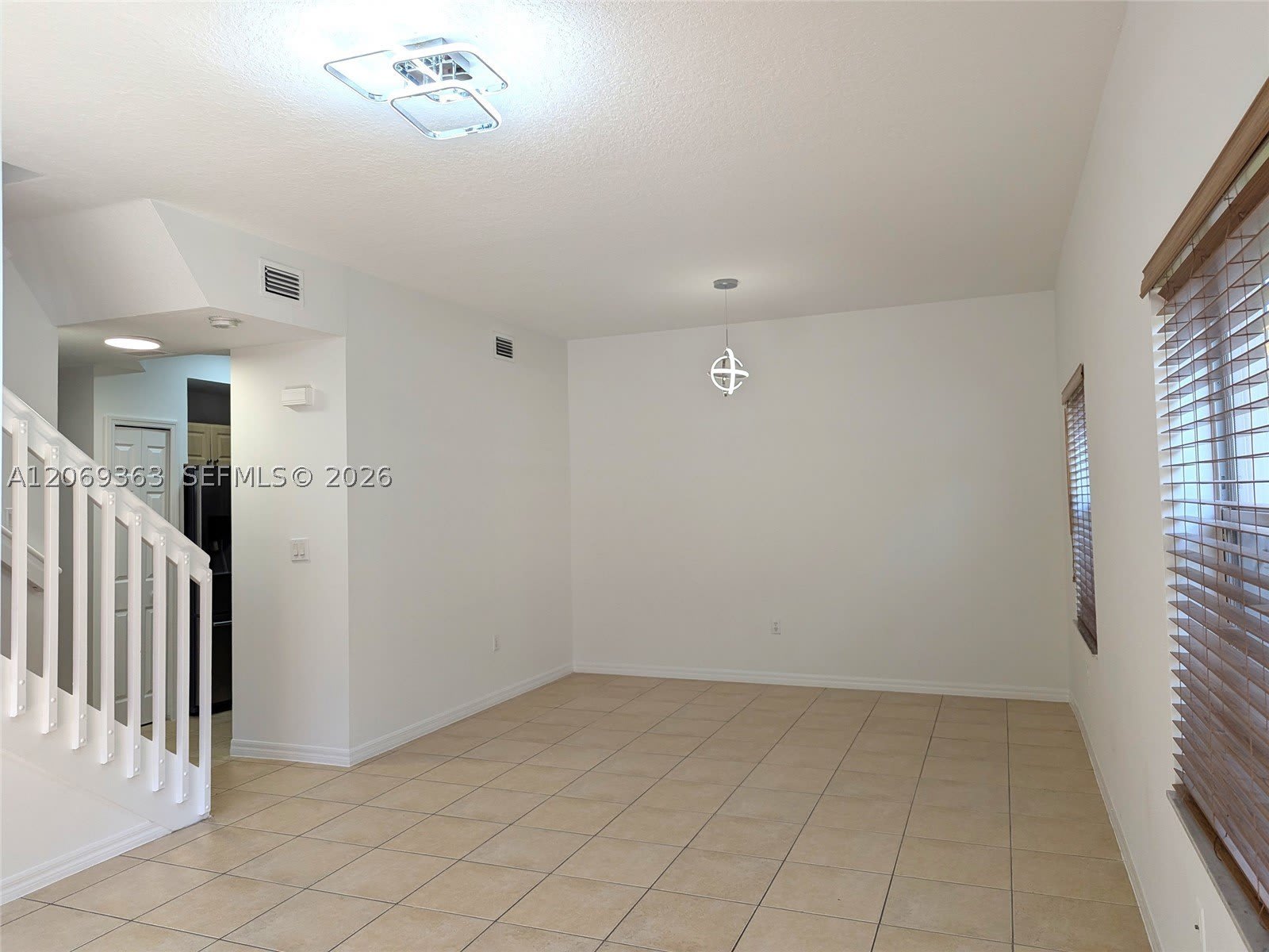 10645 SW 8th St – photo 3