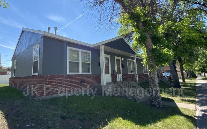 421 14th Street N – photo 1