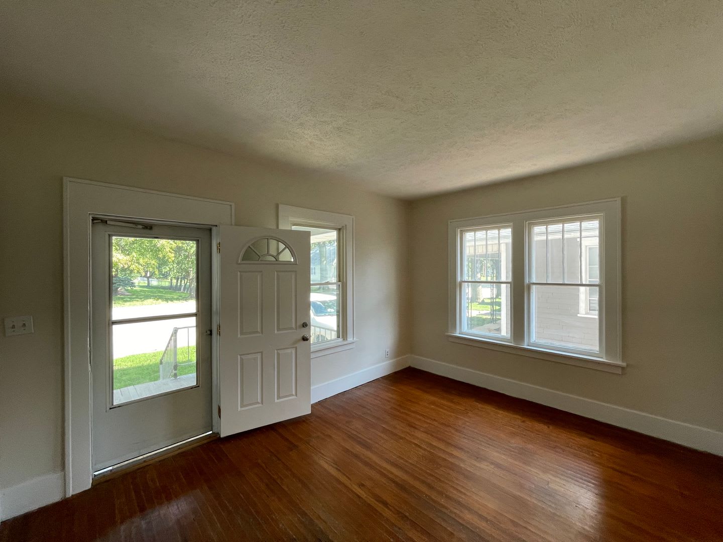 2 Bed 1 Bath House – photo 3