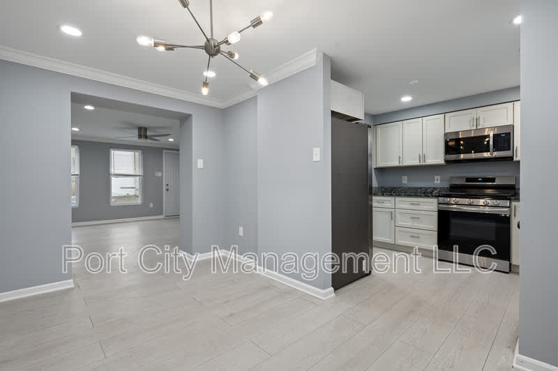 1507 Retreat Street 1 – photo 5