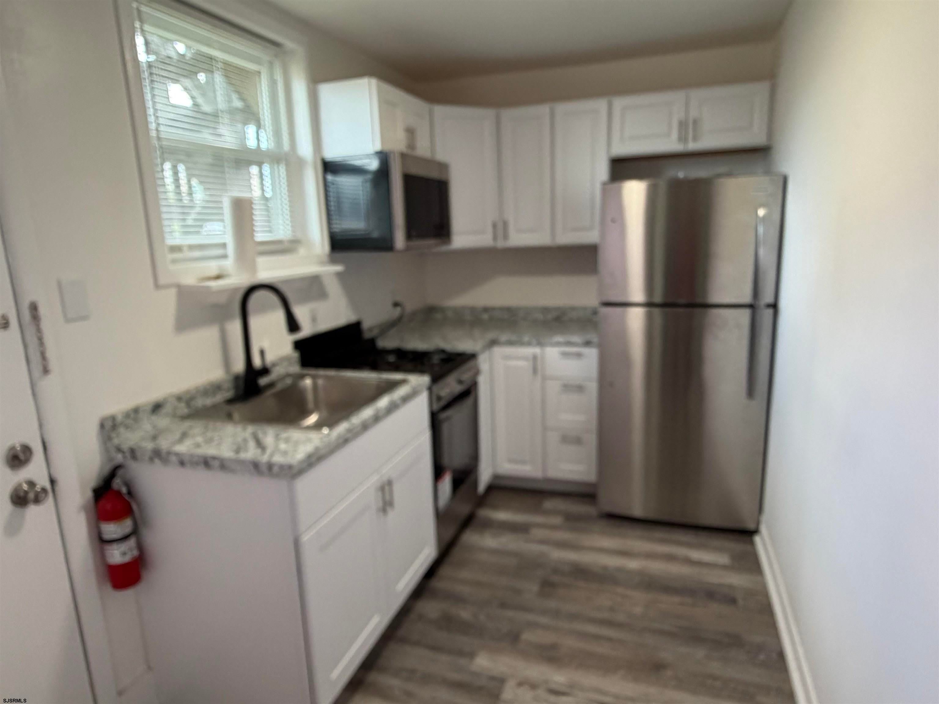 24 N Vermont Ave – photo 2