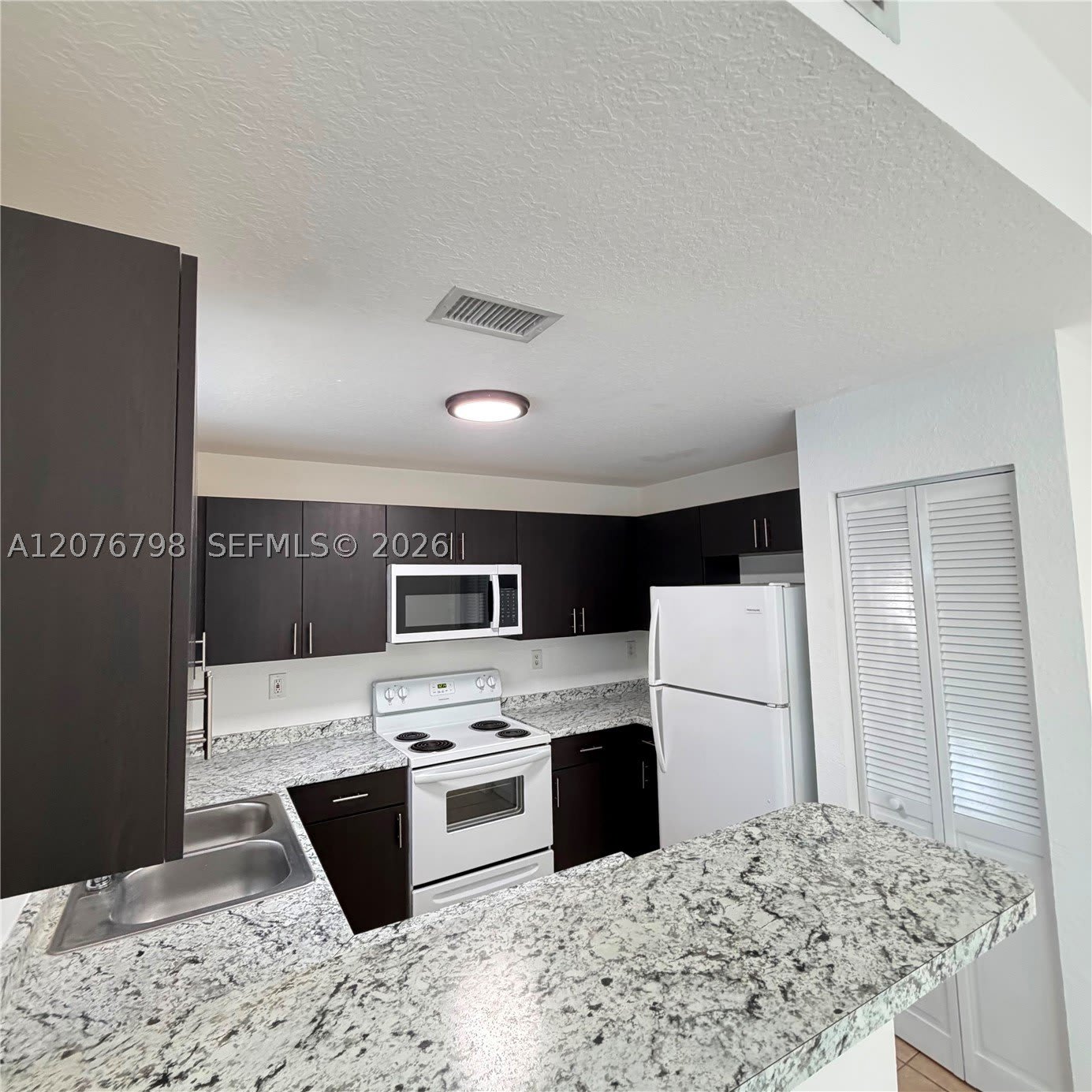 923 Se 16Th Ct – photo 3