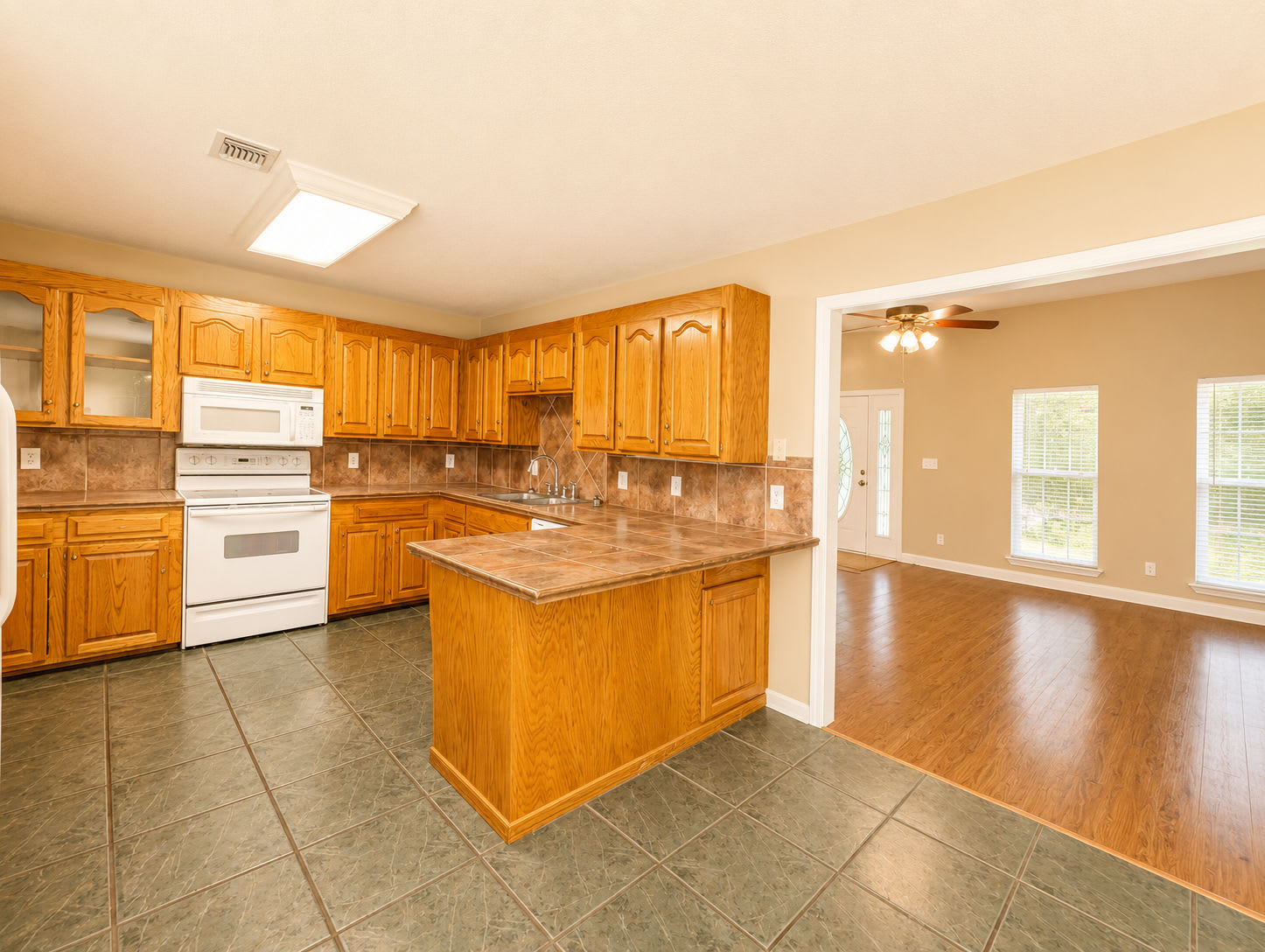 63 Griffith Rd – photo 4