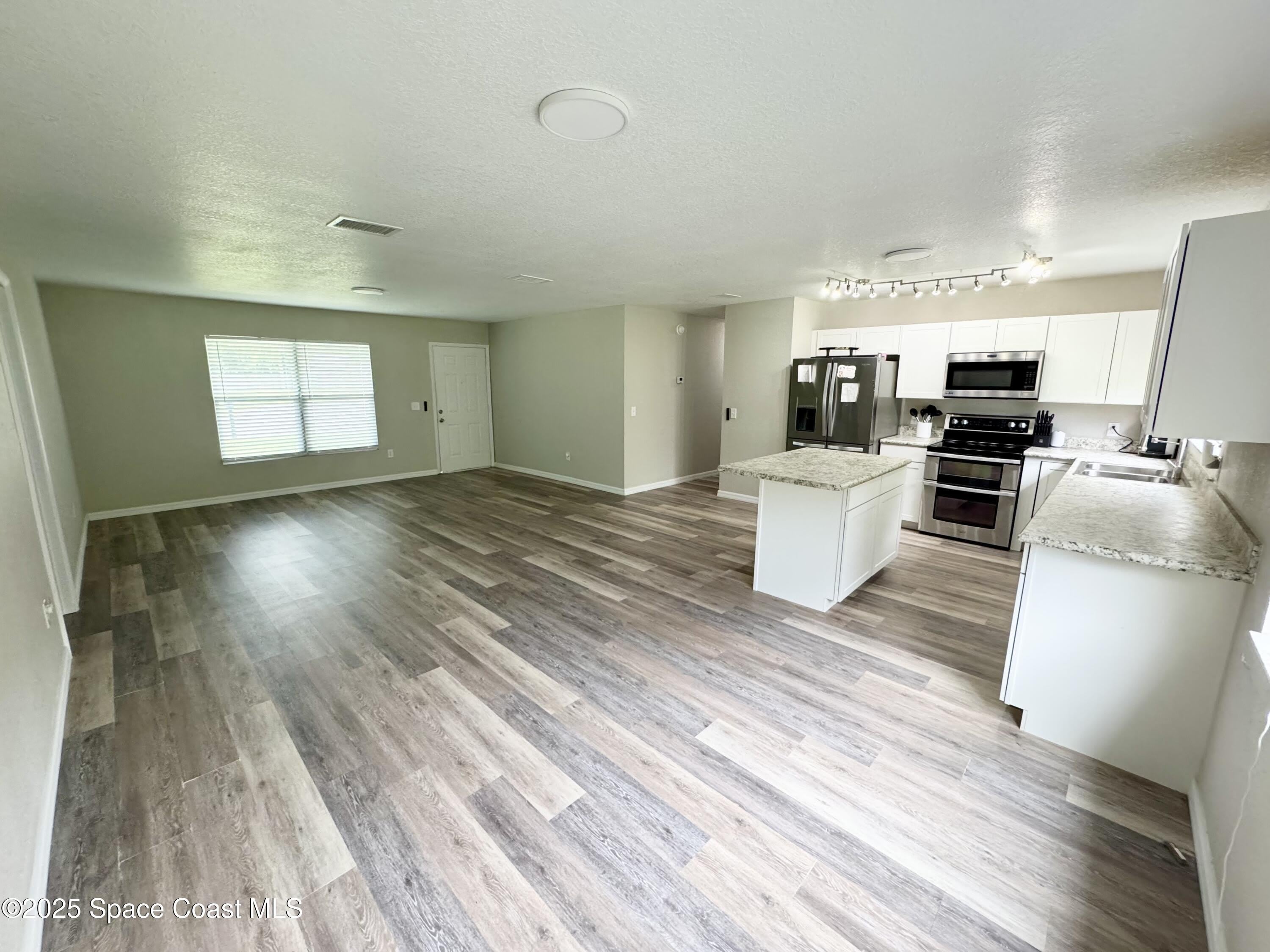 1259 Cambo Court NE – photo 4