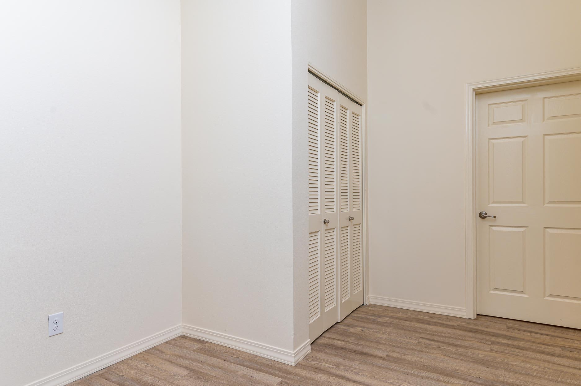 Midtown Apartments – photo 4