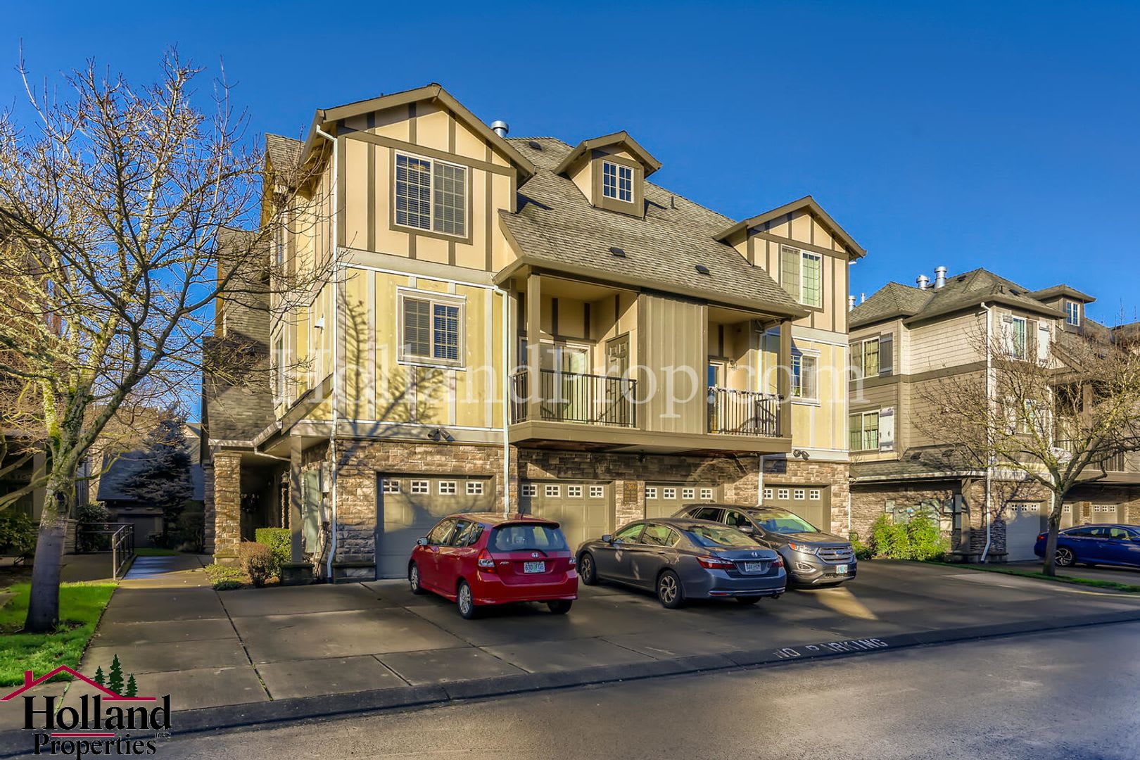 Spacious 2 Bed, 2.5 Bath Condo with Brand New Carpet – Prime Hillsboro Location – photo 1