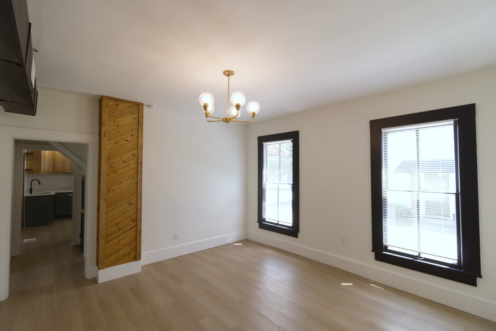 Beautifully Renovated 2-Bedroom Apartment in Duck Pond – photo 5