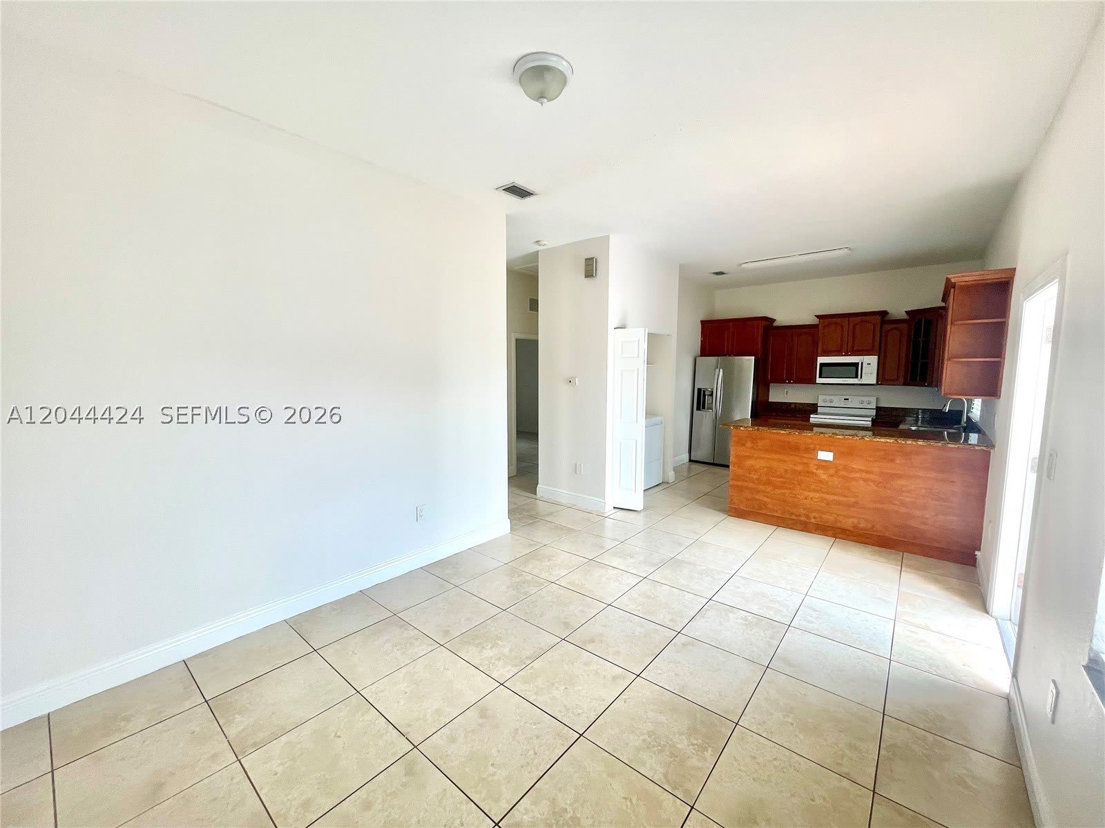 2487 W 5th Ct – photo 5