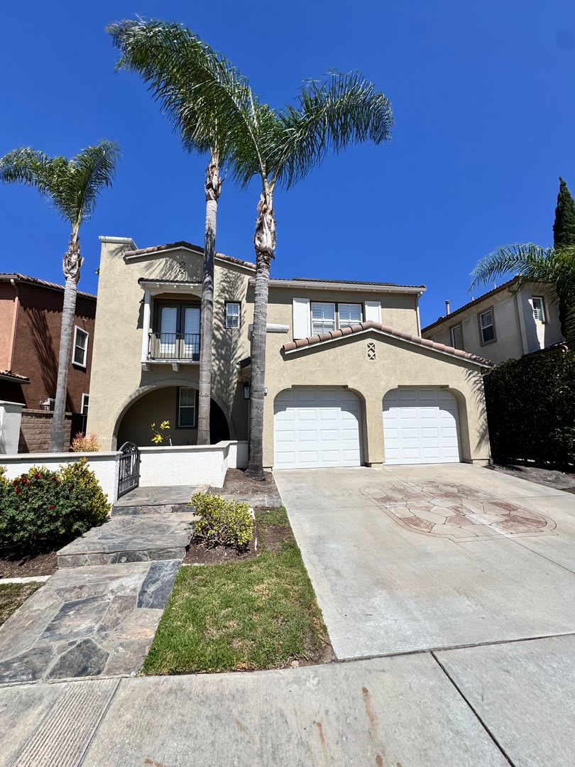 Spacious 3BR/3.5BA Single-Family Home – photo 1