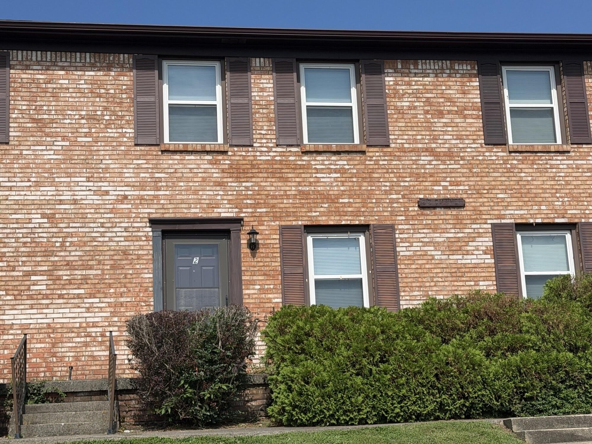 212 Calumet Drive – photo 1