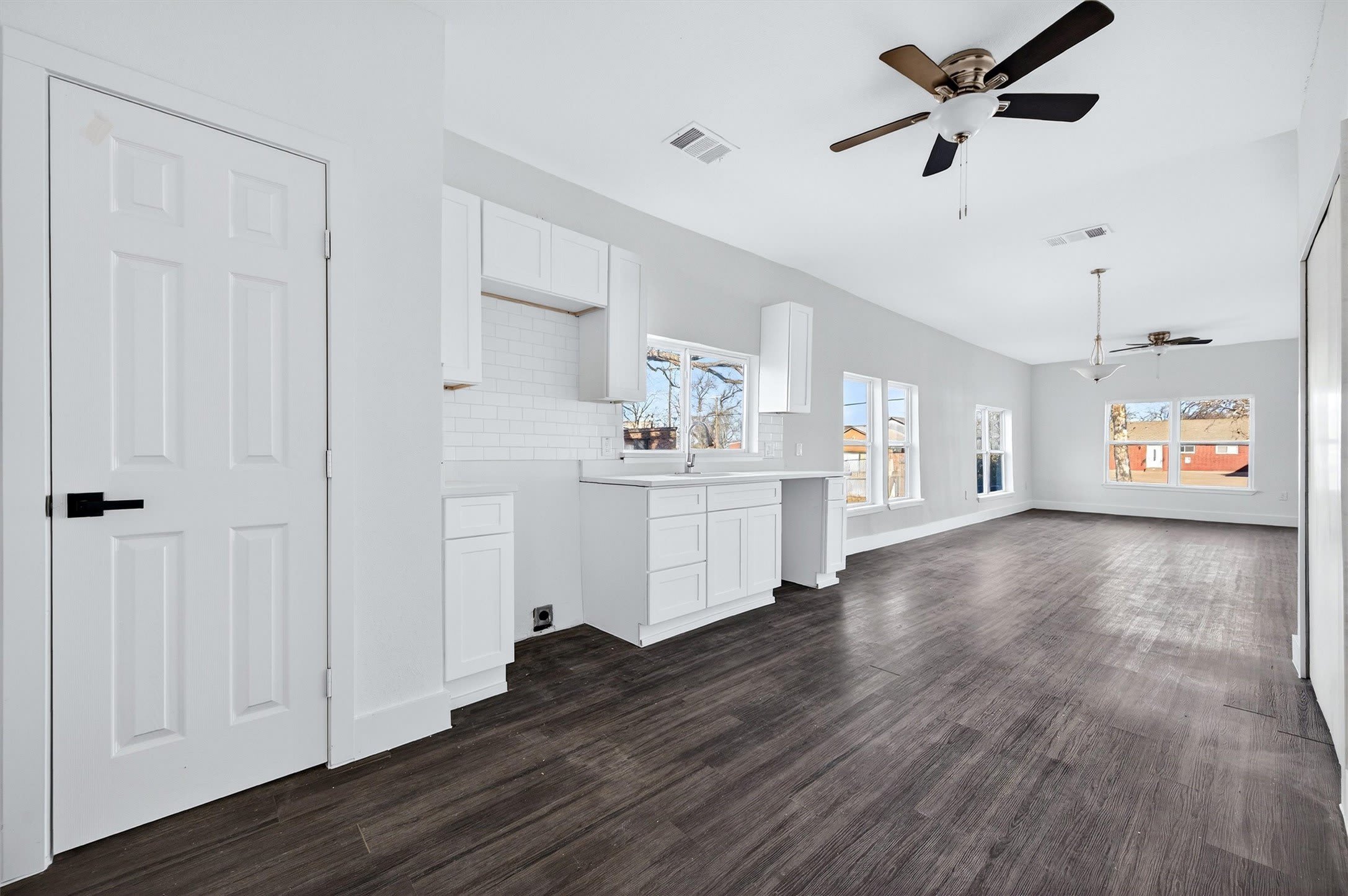 710 E Lamar Street – photo 5