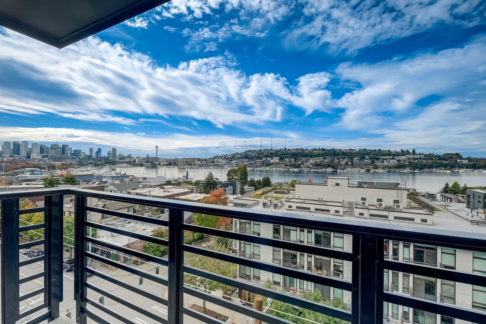 2210 Eastlake – photo 4