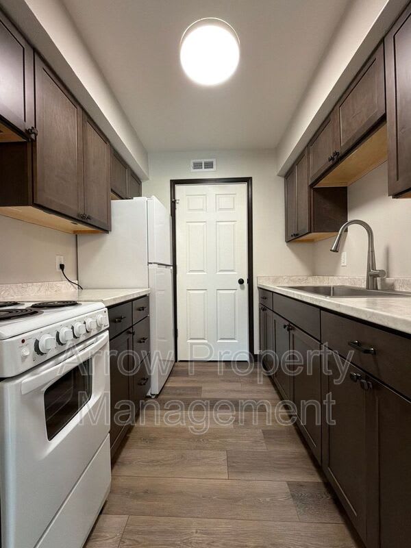 455 Lincoln Street 9 – photo 3