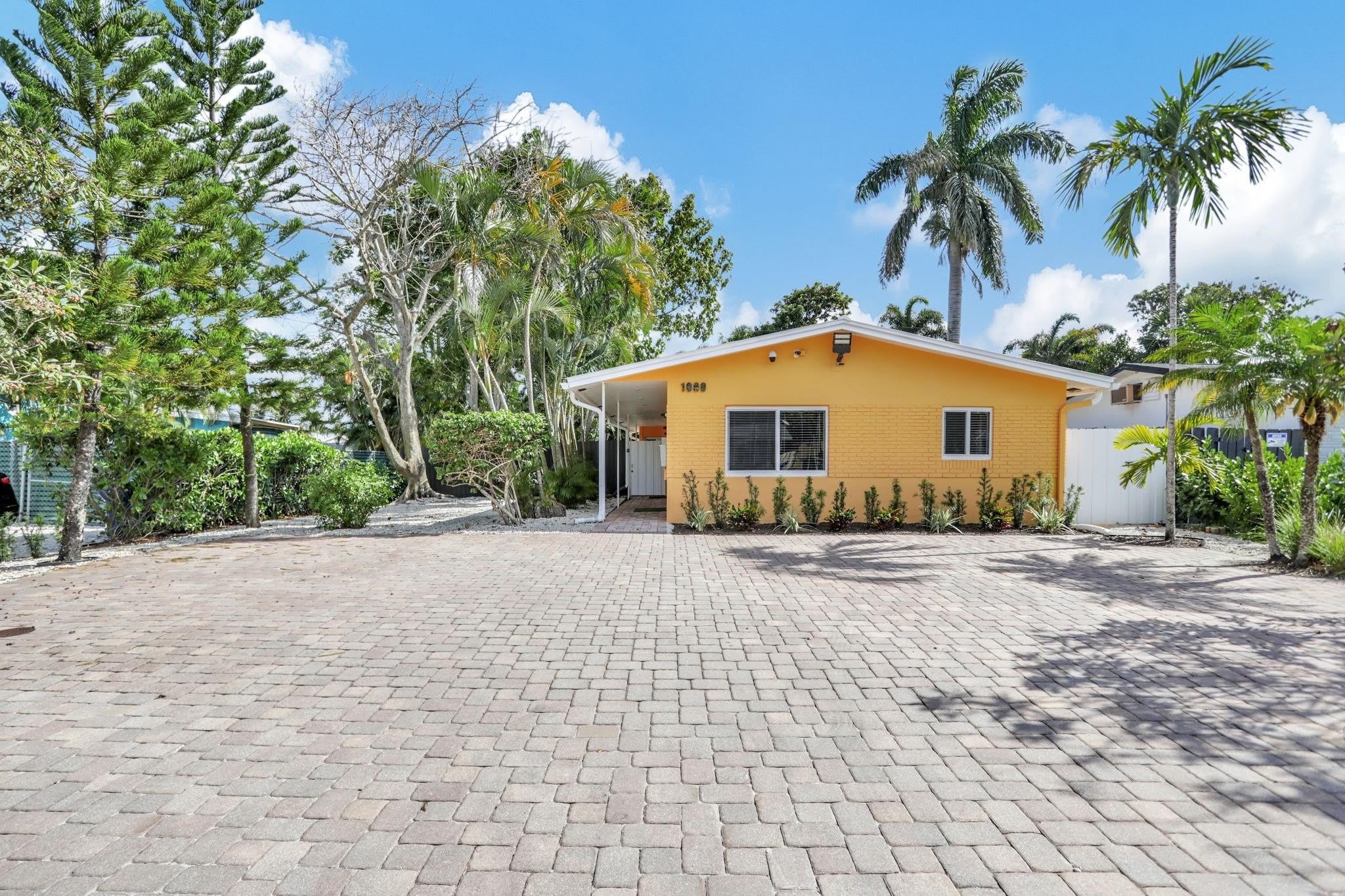 1000 SW 30th Street – photo 1