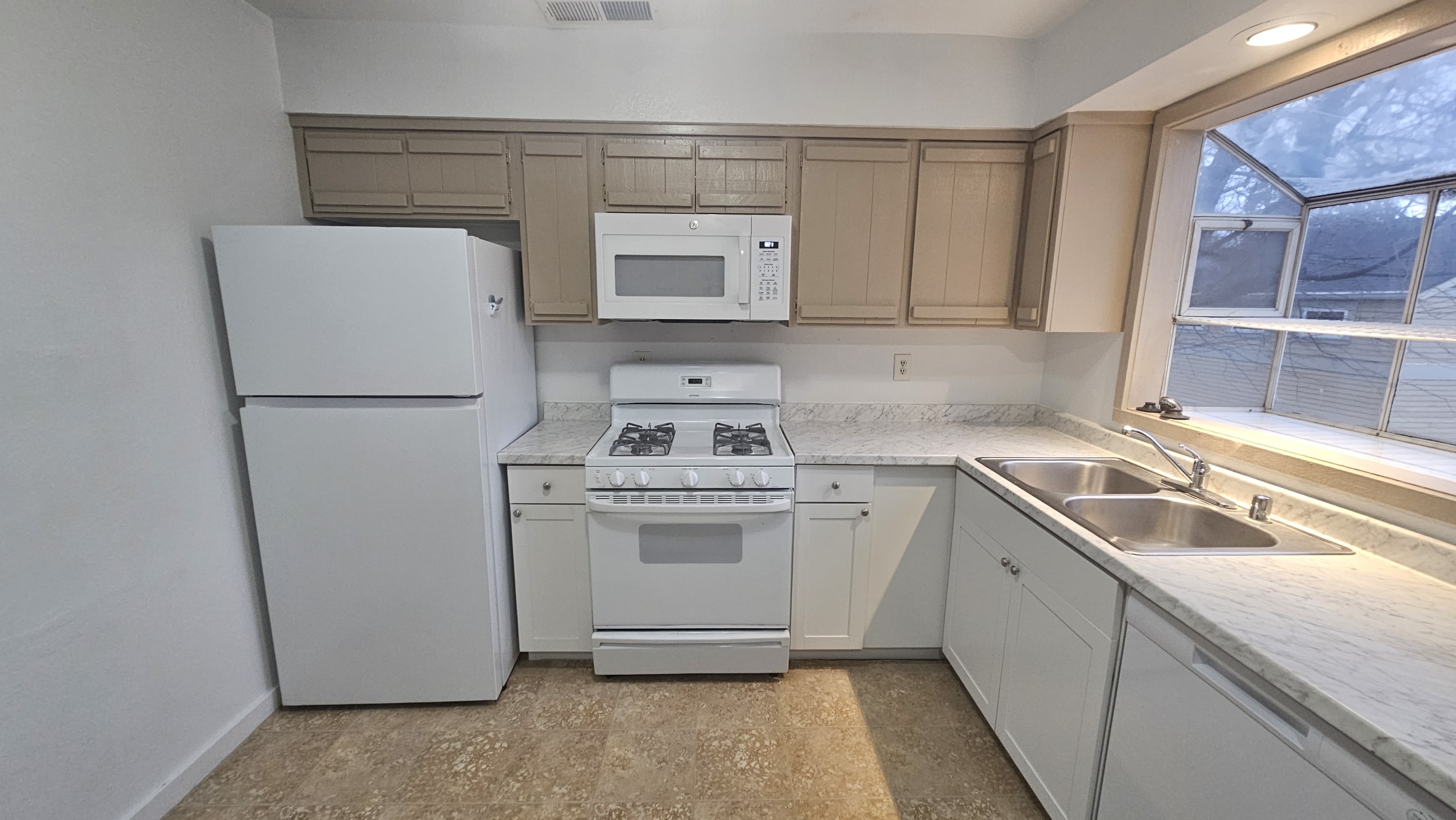 1138 Arcadian Avenue – photo 3