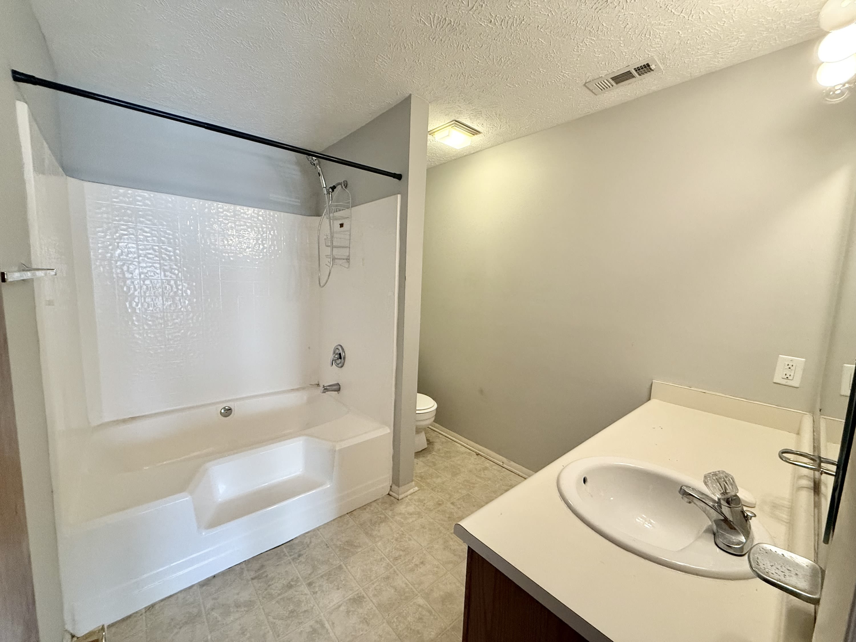 1808 5 Tryon Drive 1 – photo 2