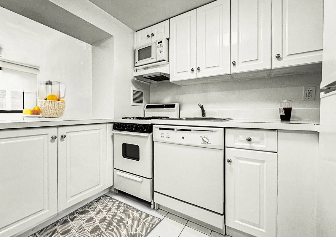 13-25 Astor Place – photo 4
