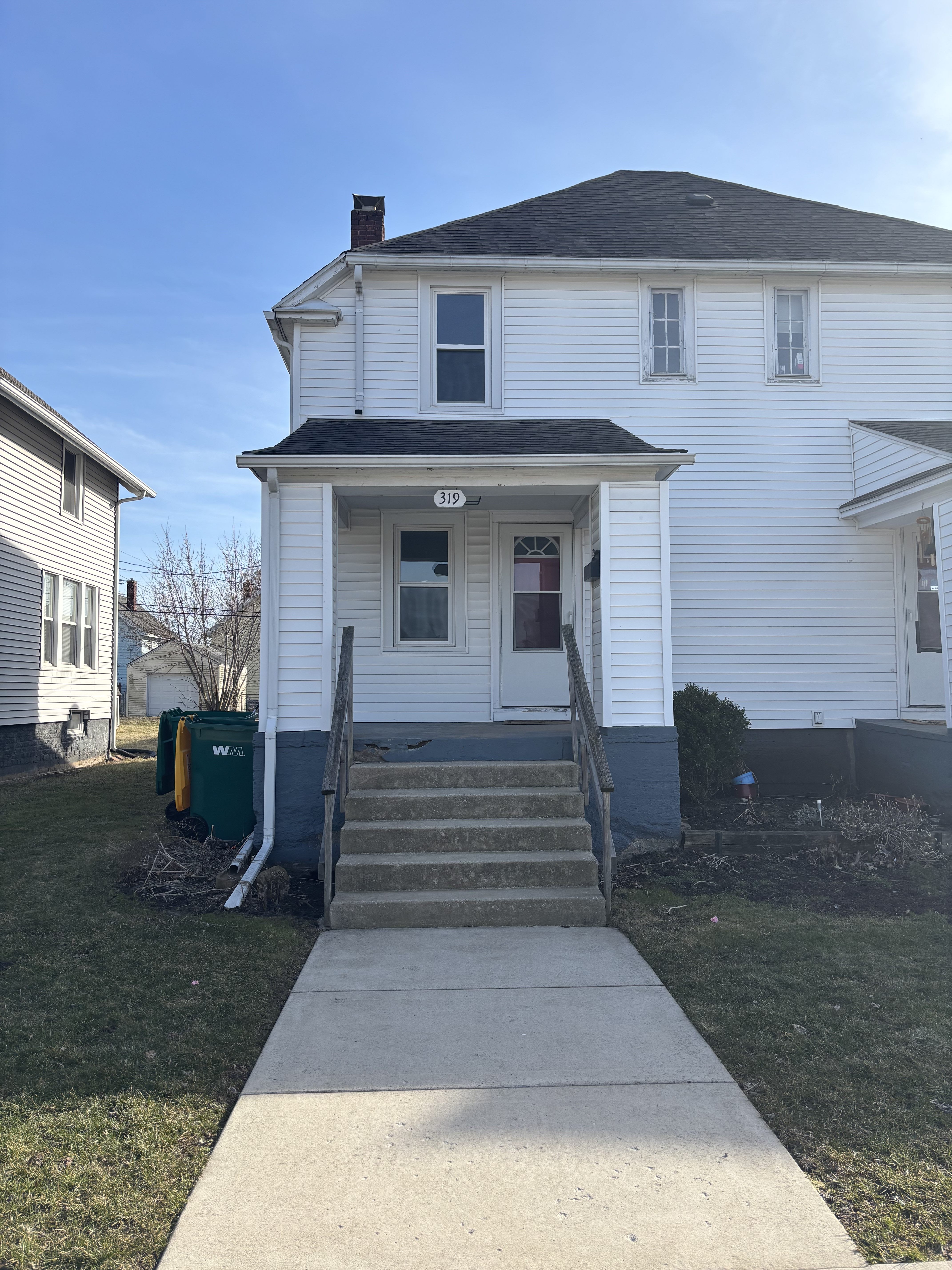 319 E 11th St – photo 2