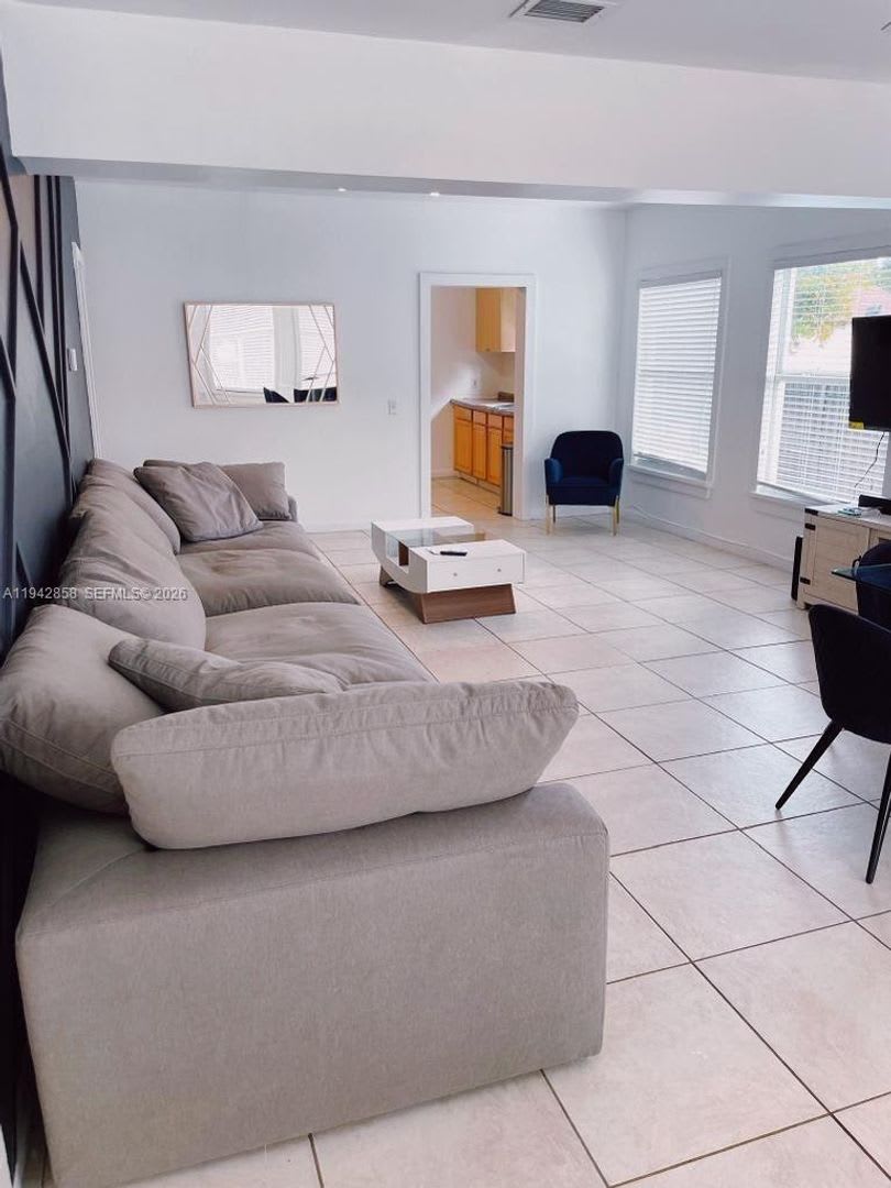 105 NW 31st Street 1, Miami, FL 33127 – photo 5