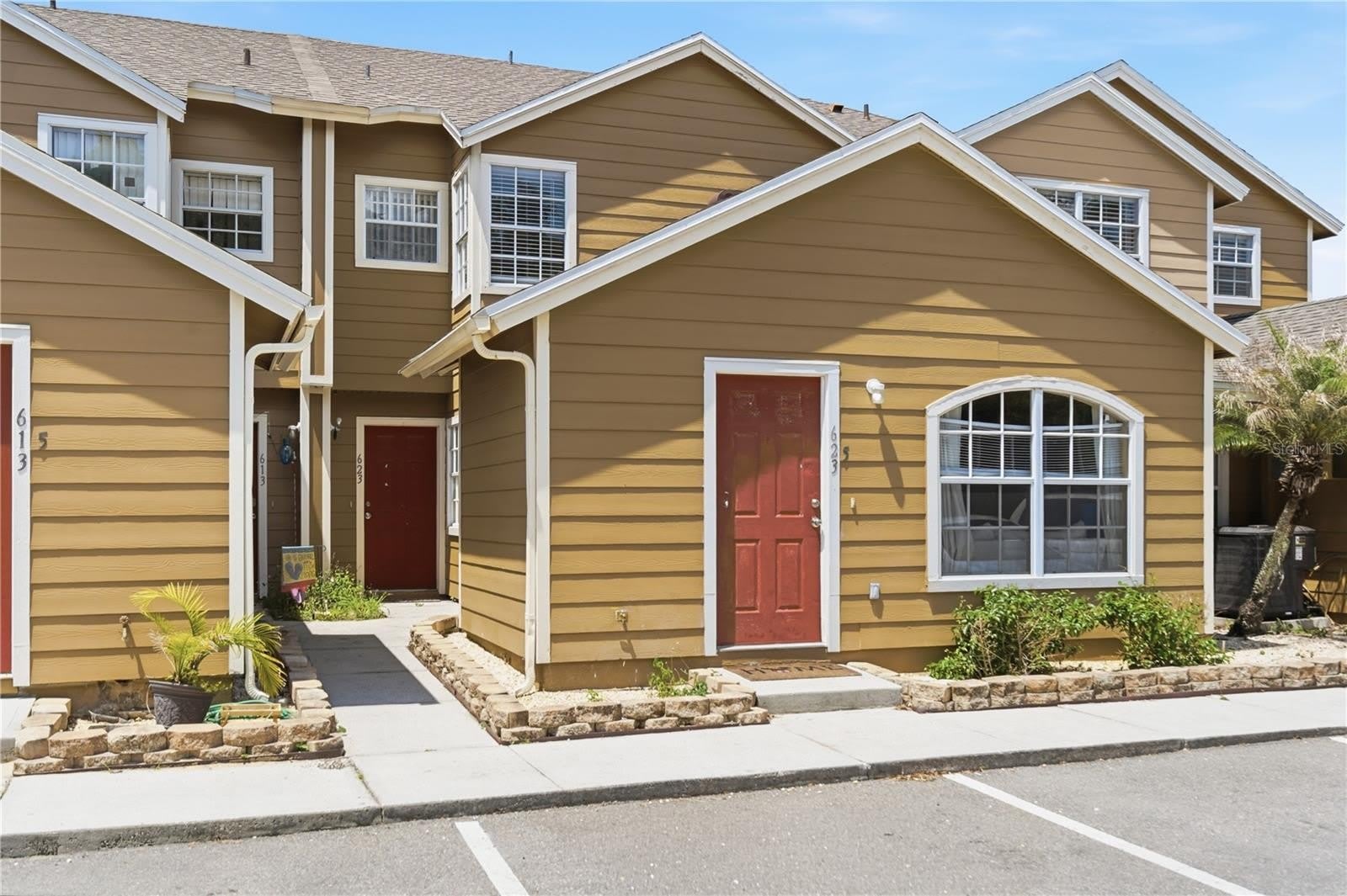 623 COCONUT PALM Way – photo 2