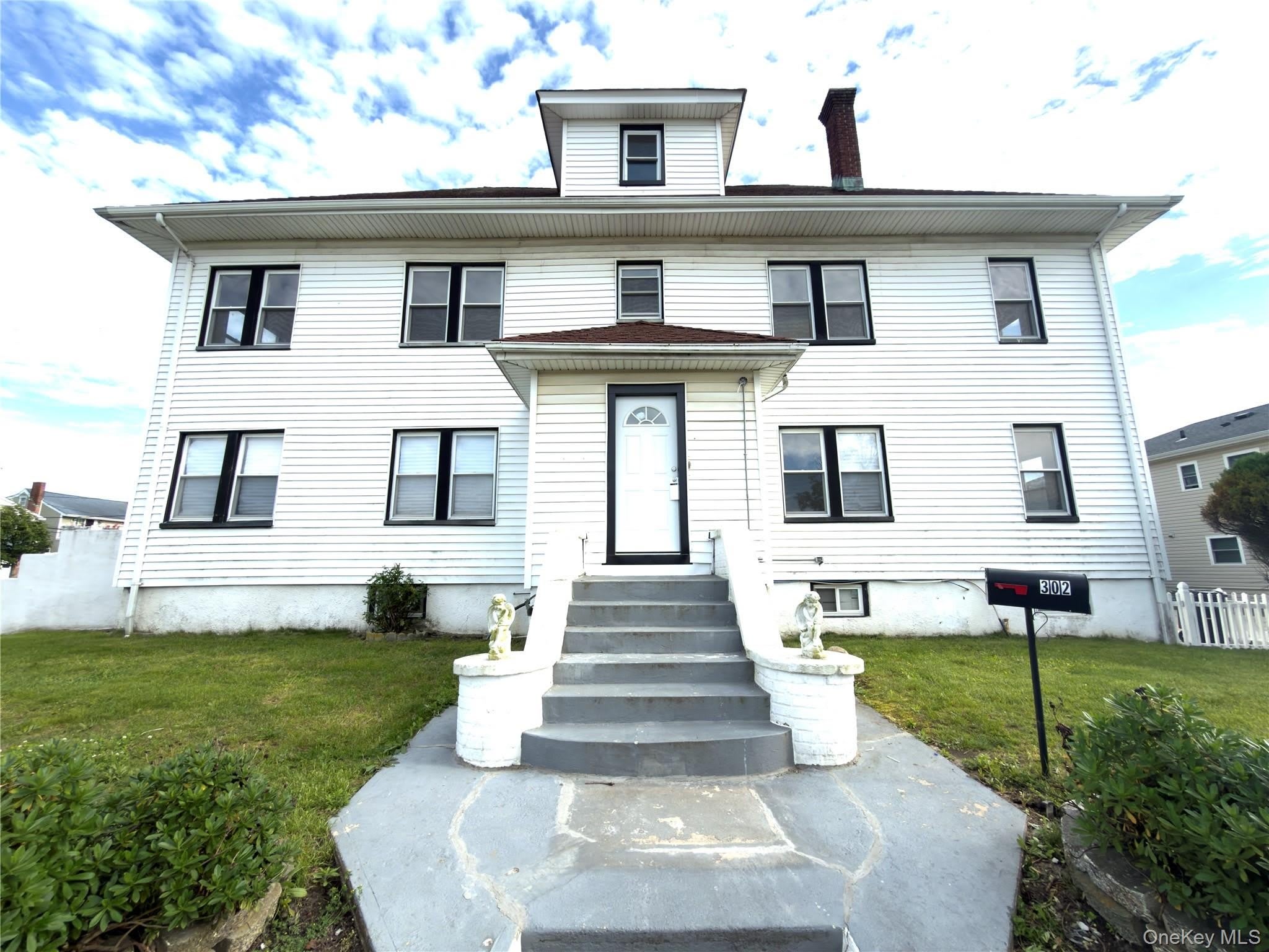 302 W Hudson – photo 4