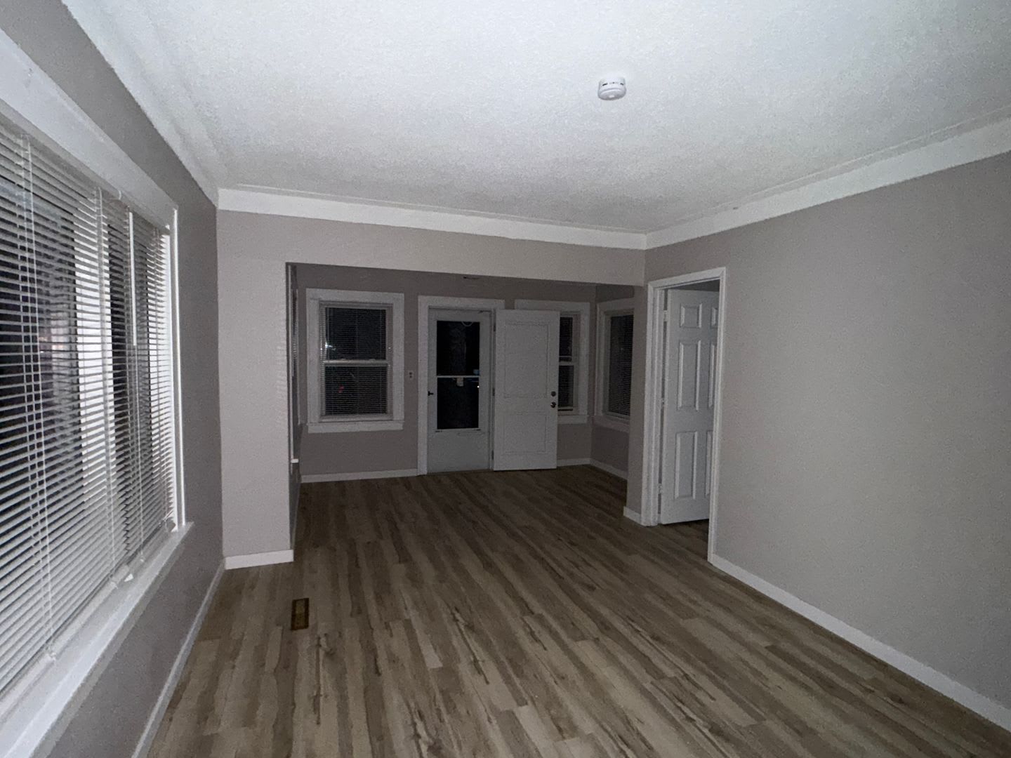 Spacious 3 Bedroom 1 Bath house in Crystal! – photo 4