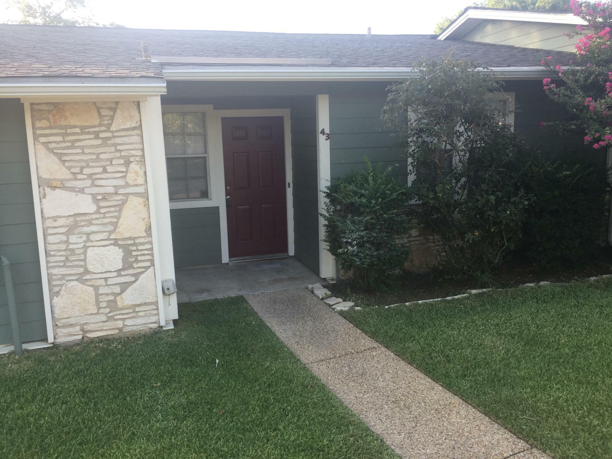 2800 Longmire Drive – photo 1