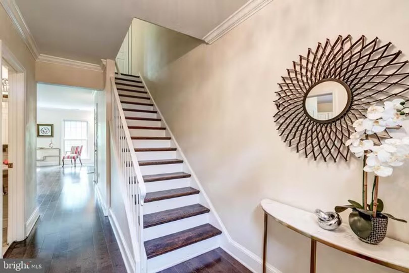 Sun-Drenched 2BR/2.5 BA Townhouse Condo in Gated Sutton Place – photo 2