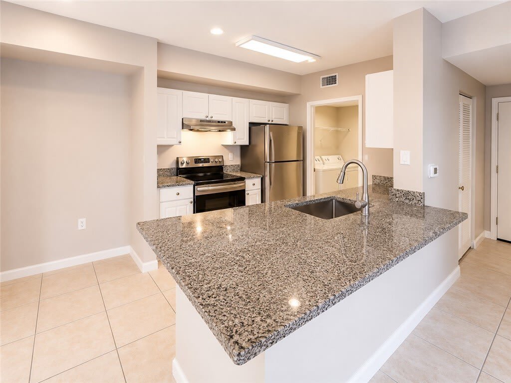 5095 FAIRWAYS CIRCLE I109 – photo 3