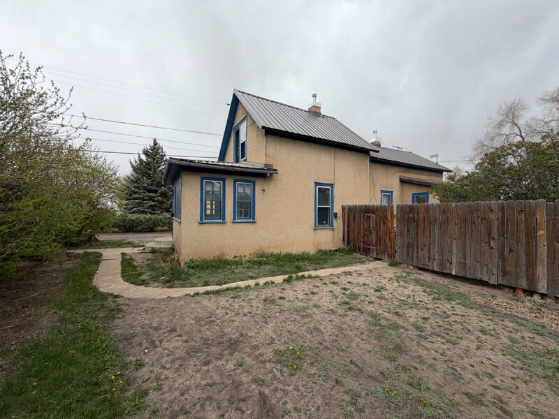 511 E Fremont St – photo 2