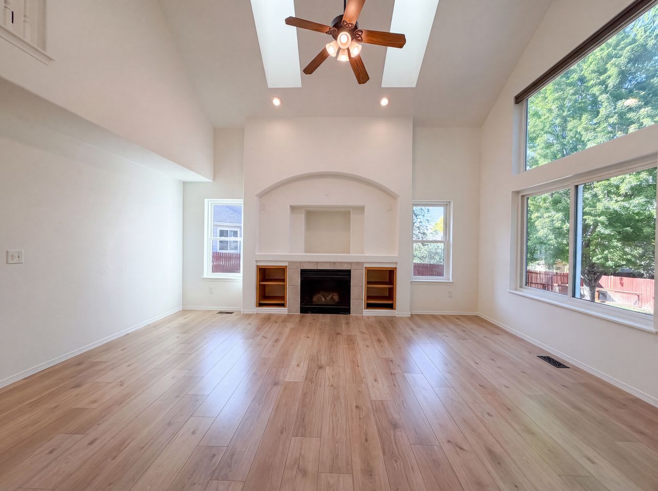 10563 Falcon St – photo 2