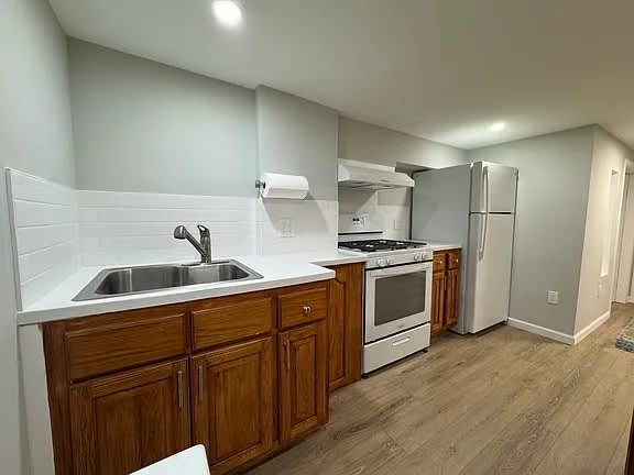 141 Arcadia Ave – photo 2