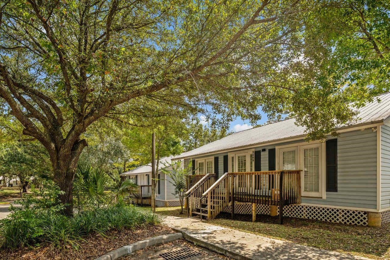 2266 Magnolia Circle – photo 3