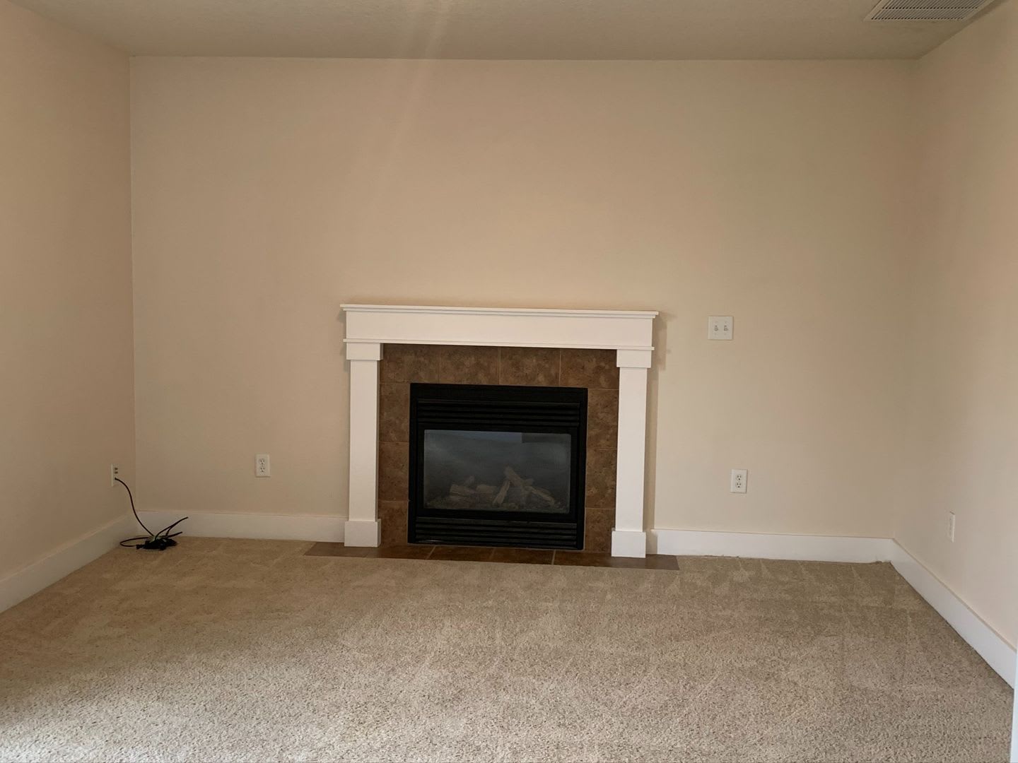 Perfect 3 bed 2.5 bath home in a quiet Middleton neighborhood. – photo 5