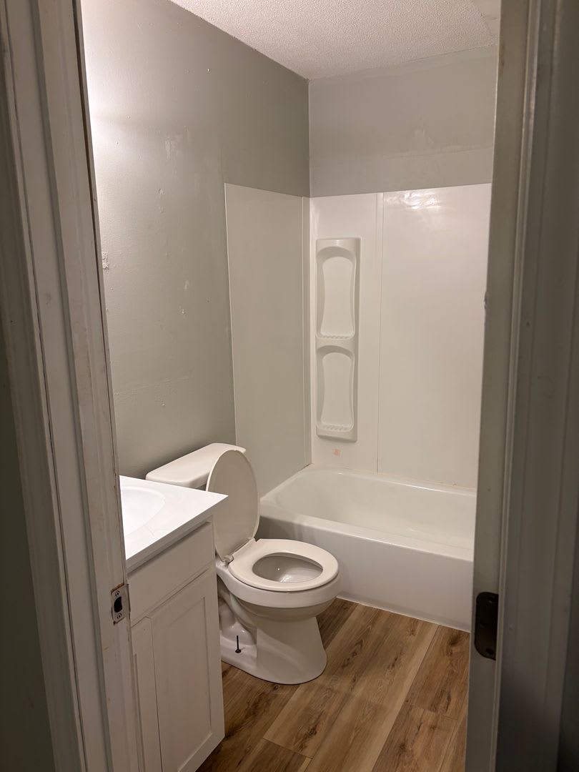 1104 W McCarty – photo 3