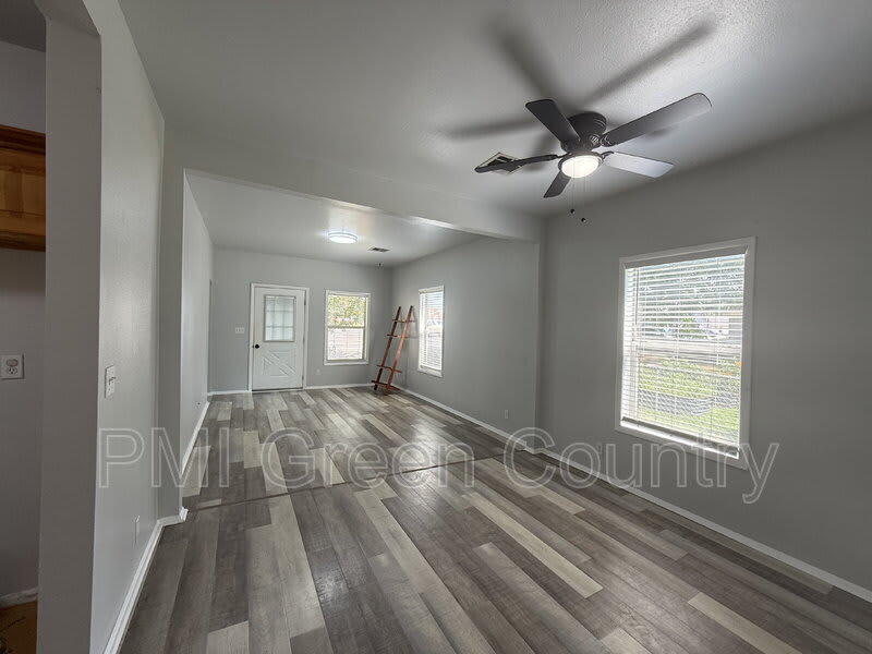 212 West Pecan Street – photo 5