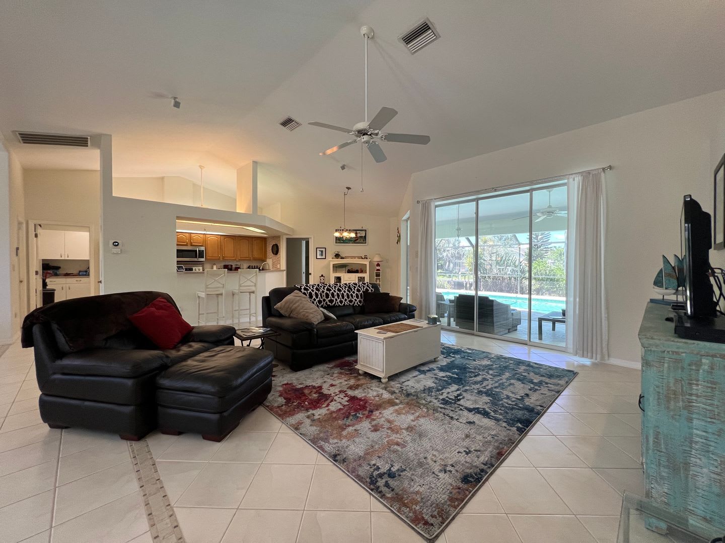 Furnished Short Term Rental 3 Bed 2 Bath Single Family Pool Home 5 000 Month Heated Swimming Pool Canal View – photo 5