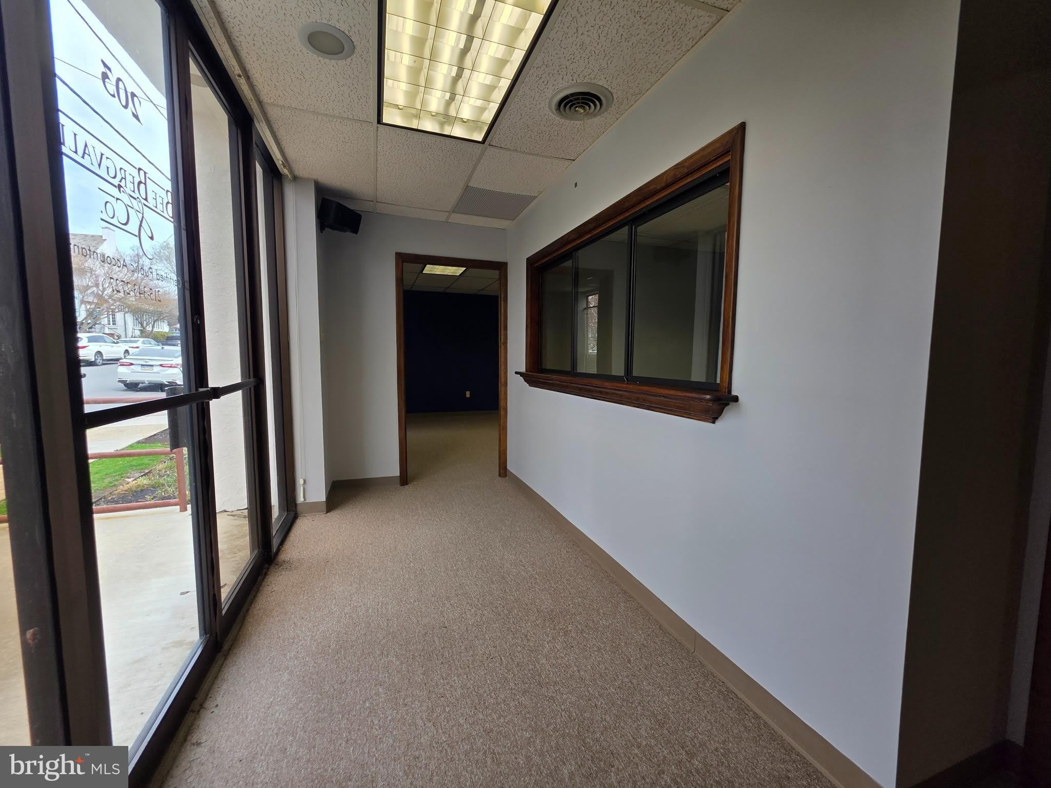70 W OAKLAND Avenue – photo 3