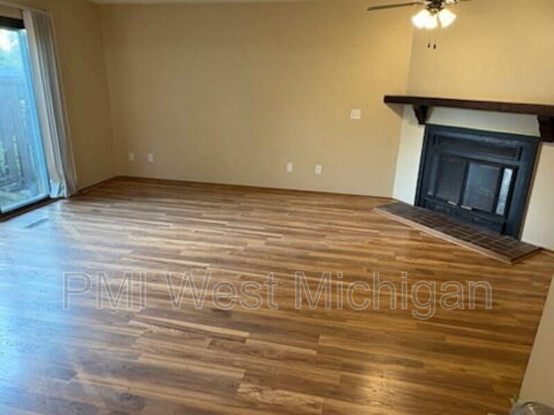 603 Peachtree Place – photo 3
